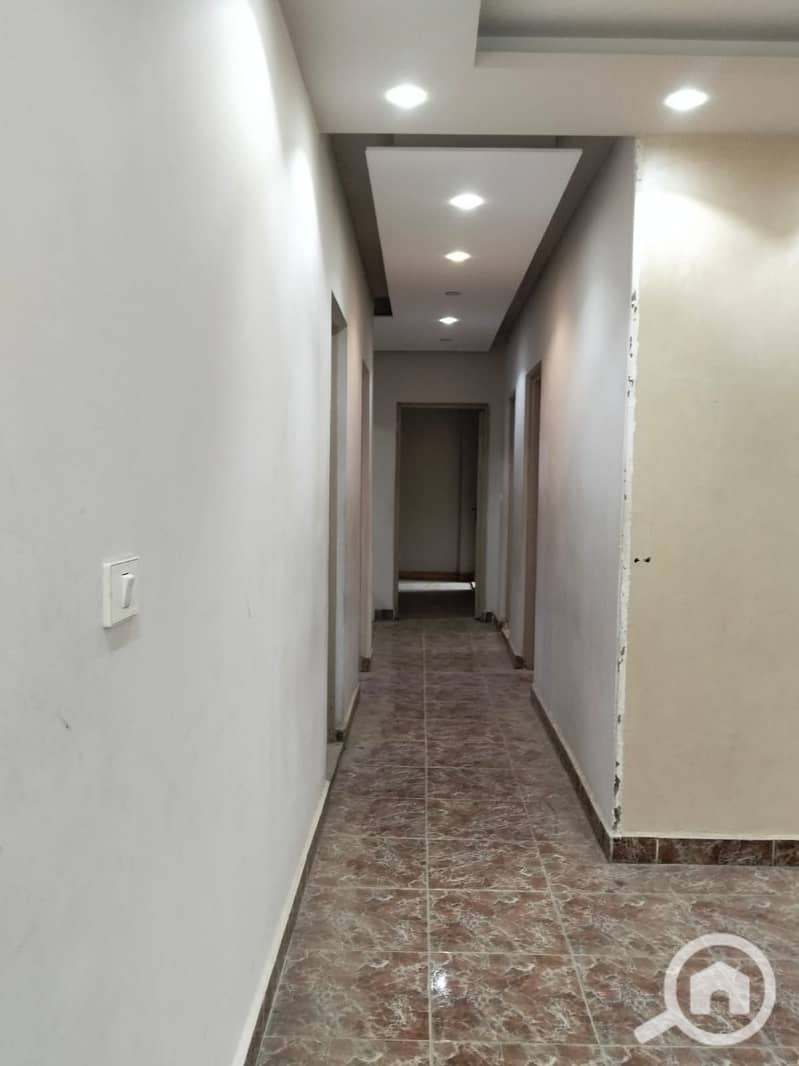 4 0ef8ce90-d8b9-4d54-aabd-62cebe81e1ff. jpg