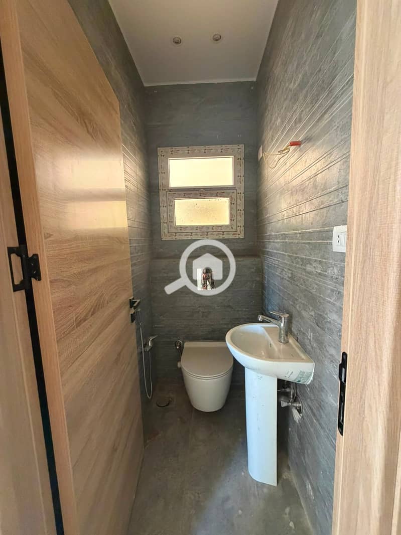 4 1000395518. jpg