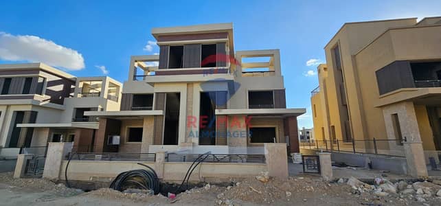 4 Bedroom Townhouse for Sale in 6th of October, Giza - WhatsApp Image 2024-01-15 at 7.14. 20 PM (1). jpeg 4 Bedroom Townhouse for Sale in 6th of October, Giza - WhatsApp Image 2024-01-15 at 7.14. 20 PM (1). jpeg