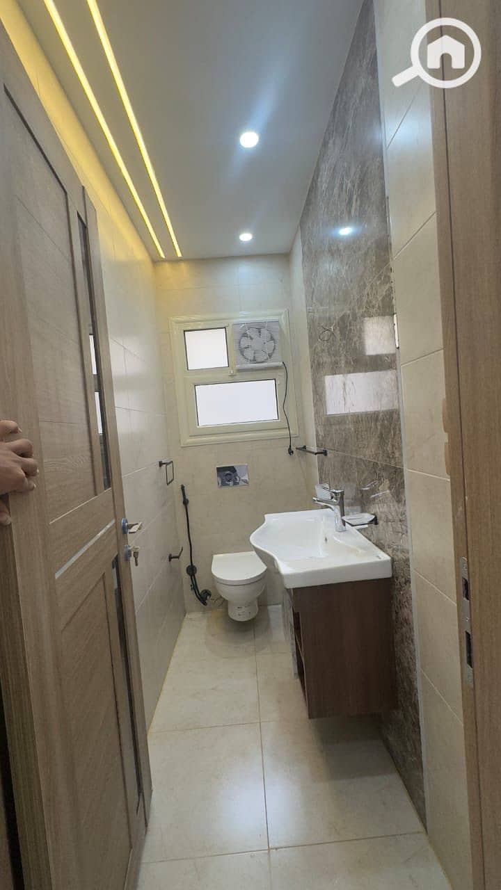 3 c72bb7bc-700a-42de-96fe-c0e8ad5a7e0c. jpg
