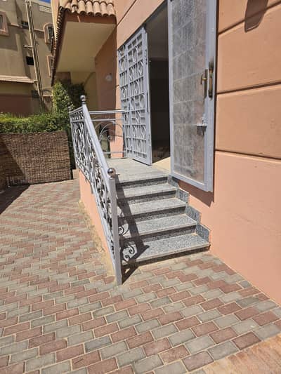 4 Bedroom Duplex for Rent in 6th of October, Giza - فيلا ارضى و اول سوبر لوكس اول سكن