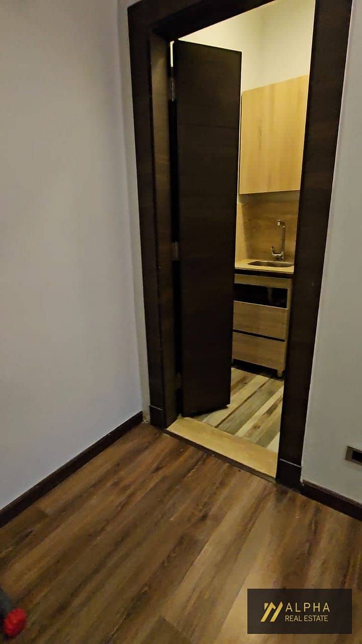 27 1000509425. jpg