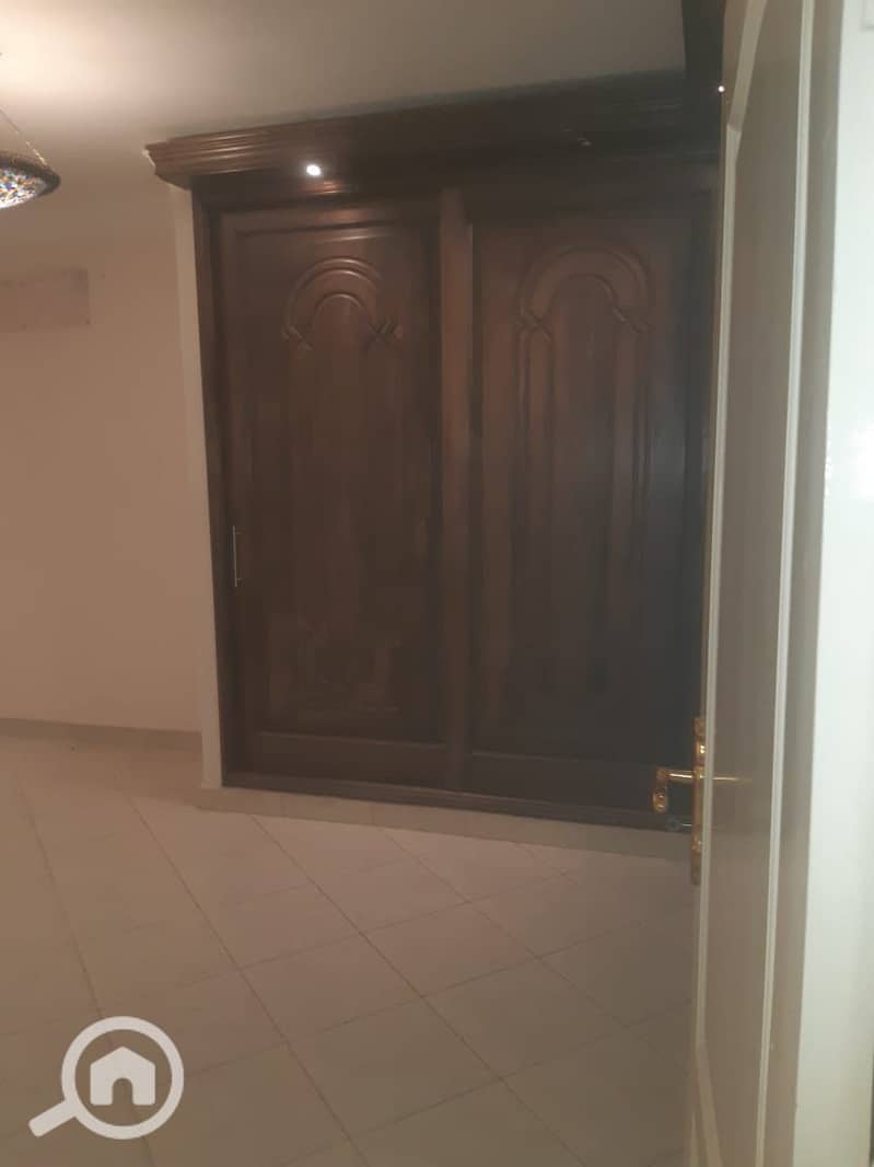 5 1000088200. jpg
