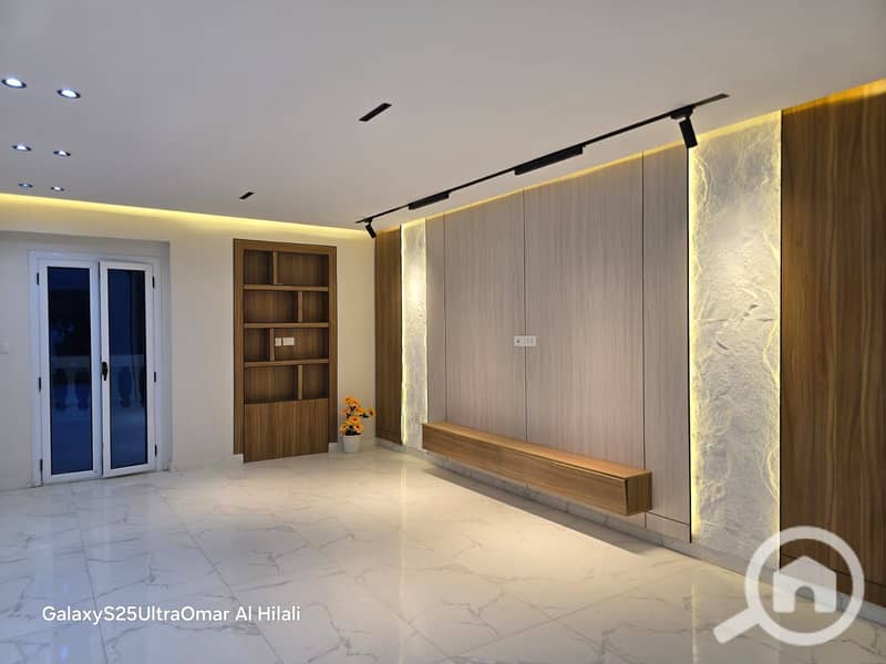 5 1001276556. jpg