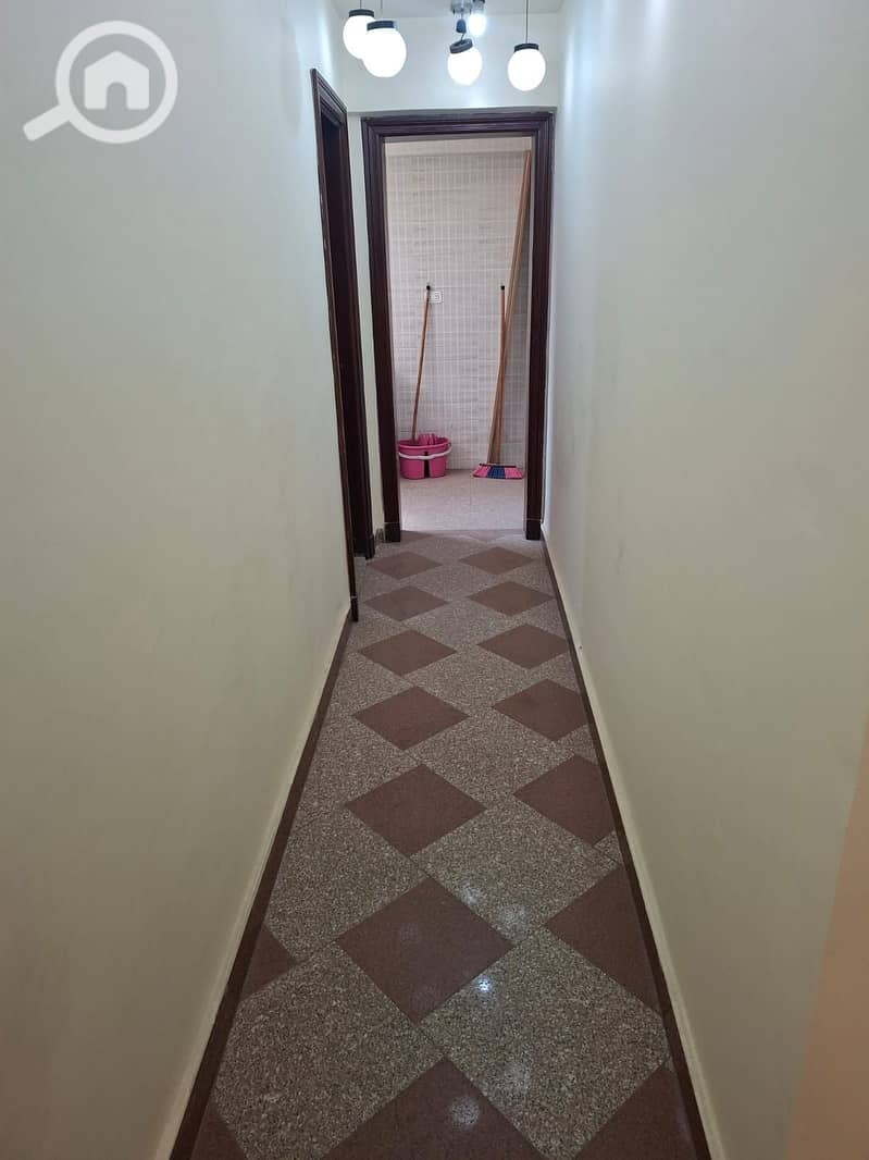 6 813159. jpg