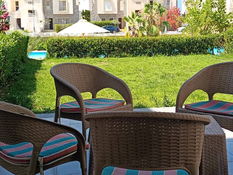1000299848. jpg 1000299848. jpg