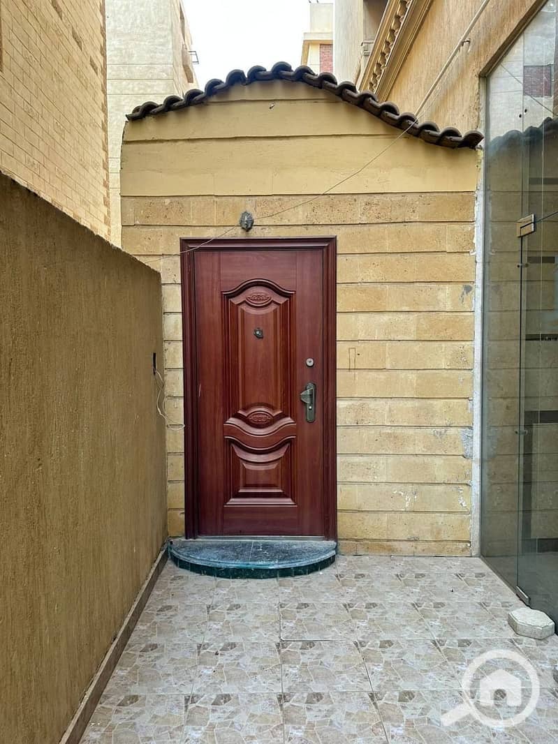 2 1000772638. jpg