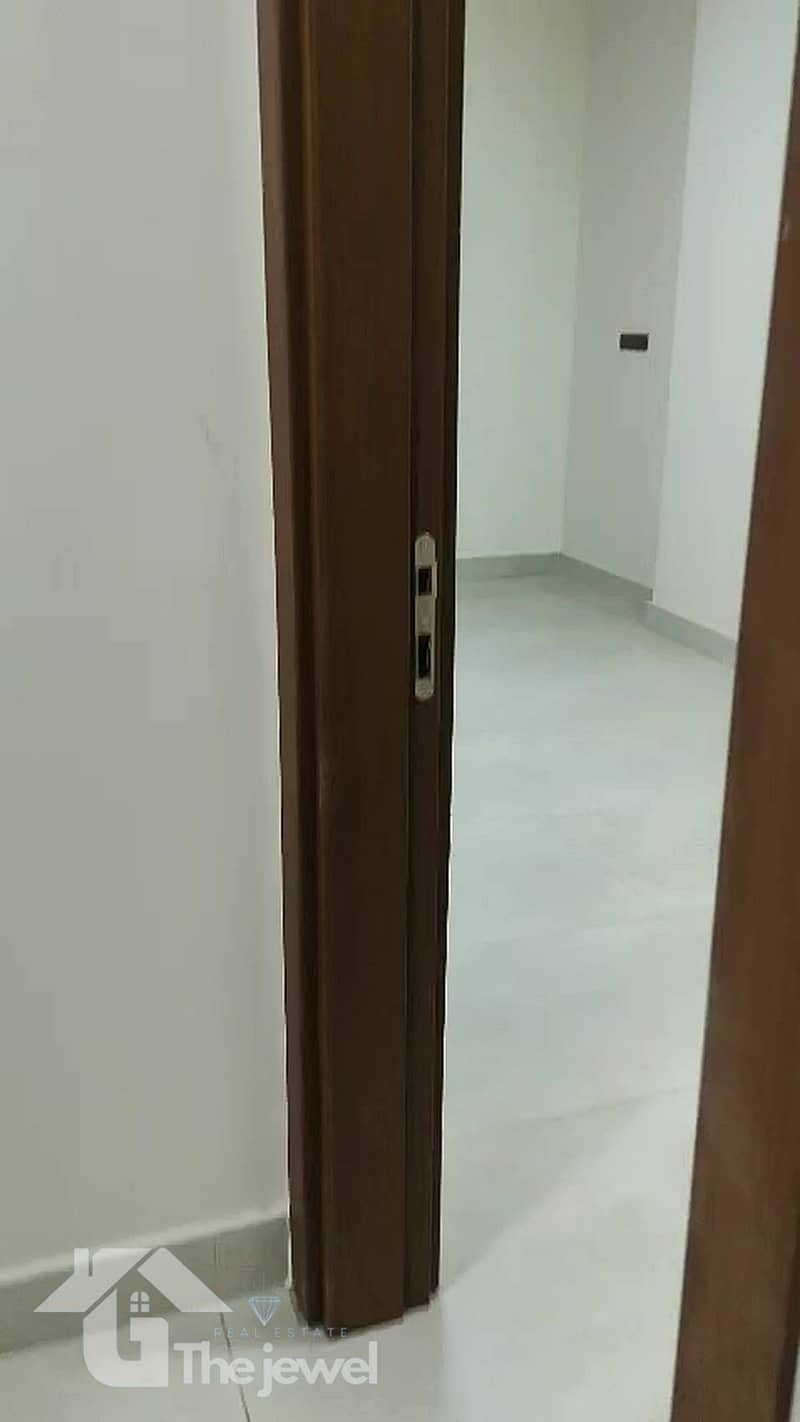 4 03-doorway-hall-enhanced. jpg