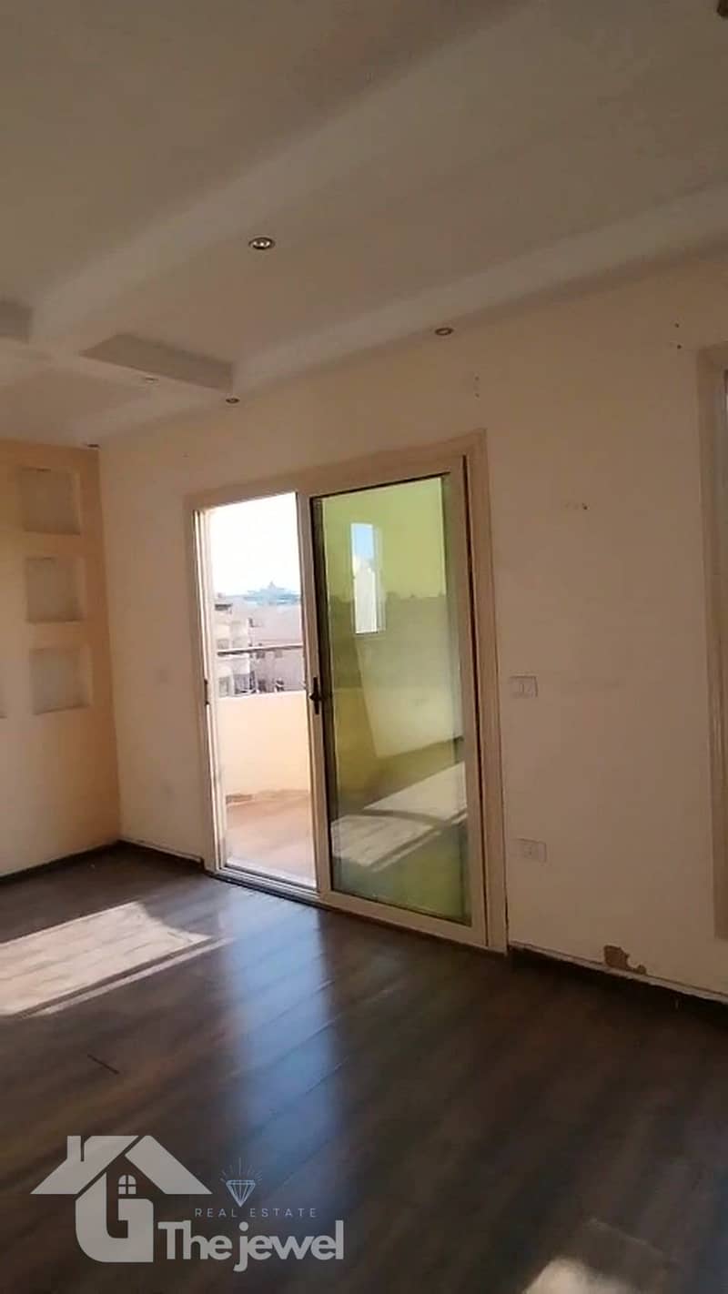 3 01-living-room. jpg