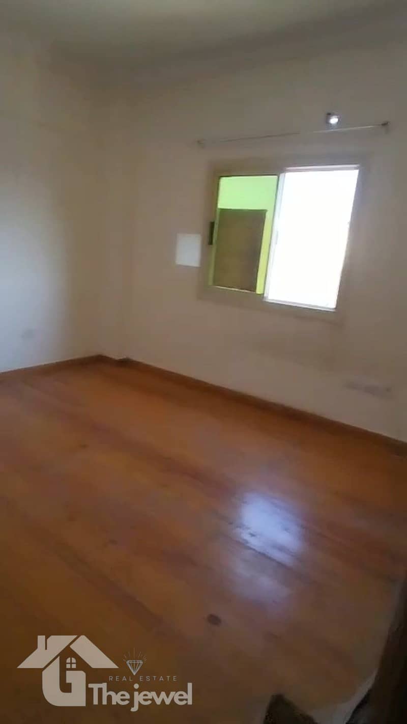 9 08-bedroom-two. jpg