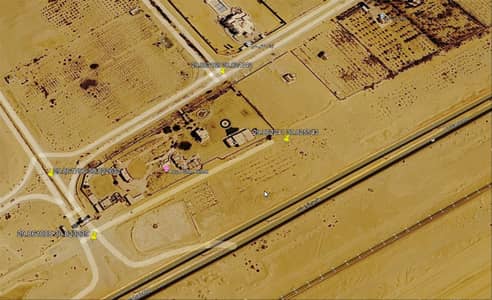 Commercial Land for Rent in 6th of October, Giza - للايجار ارض ٦٠٠٠ متر ومبانى وعنابر ١١١٨ متر