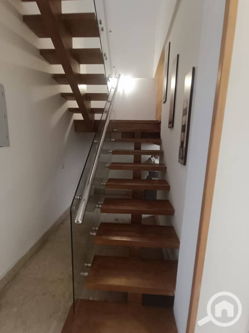 4 1000111740. jpg