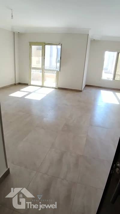 3 Bedroom Flat for Rent in New Cairo, Cairo - 02-living-room-wide. jpg