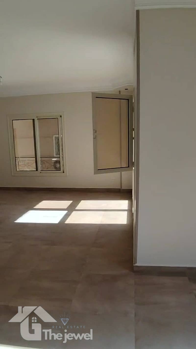 2 01-window-room. jpg