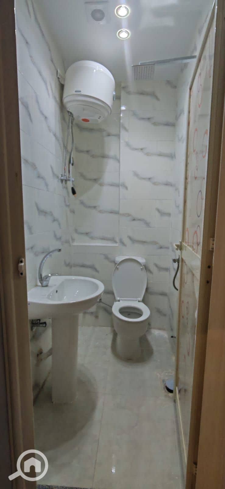 8 1000196024. jpg