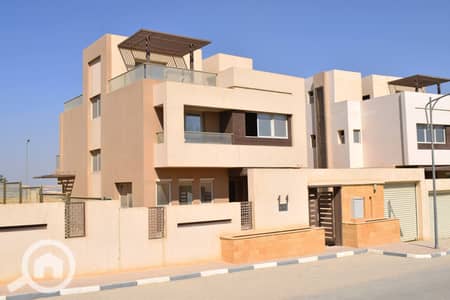 4 Bedroom Villa for Sale in 6th of October, Giza - photo_4_2026-09-05_18-43-08. jpg 4 Bedroom Villa for Sale in 6th of October, Giza - photo_4_2026-09-05_18-43-08. jpg