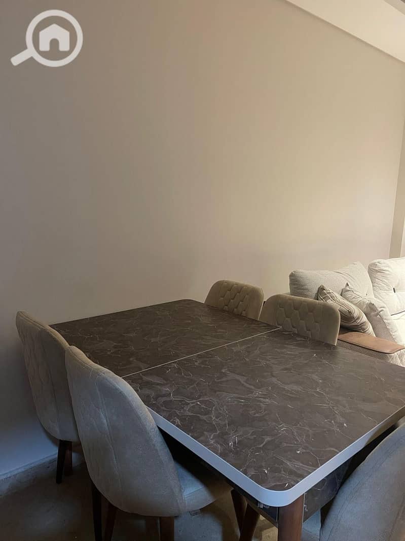 3 46117a9d-5f6a-4f17-976f-ead3c673bd49. jpg