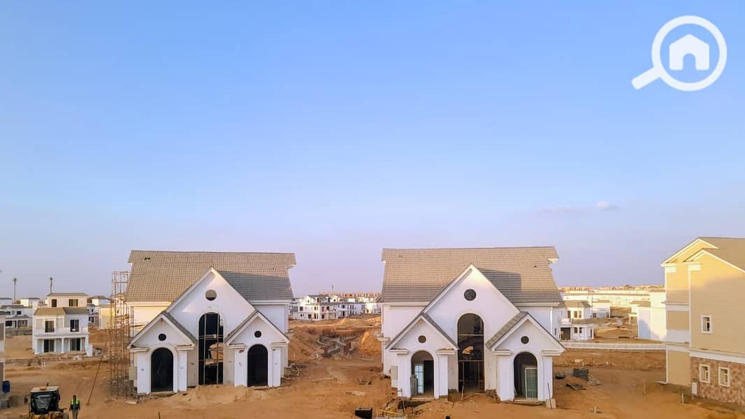 8 crown - villa mesaha kbera. jpeg