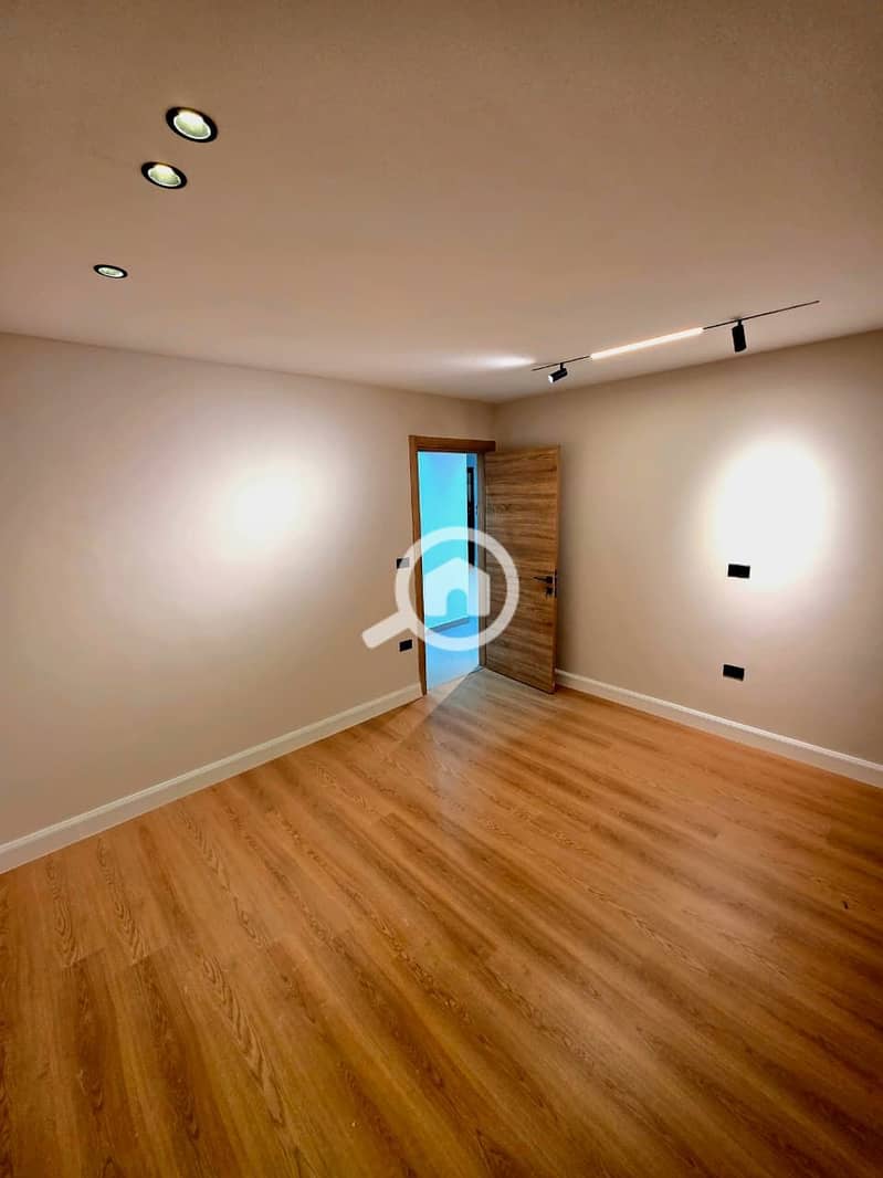 6 1000738151. jpg