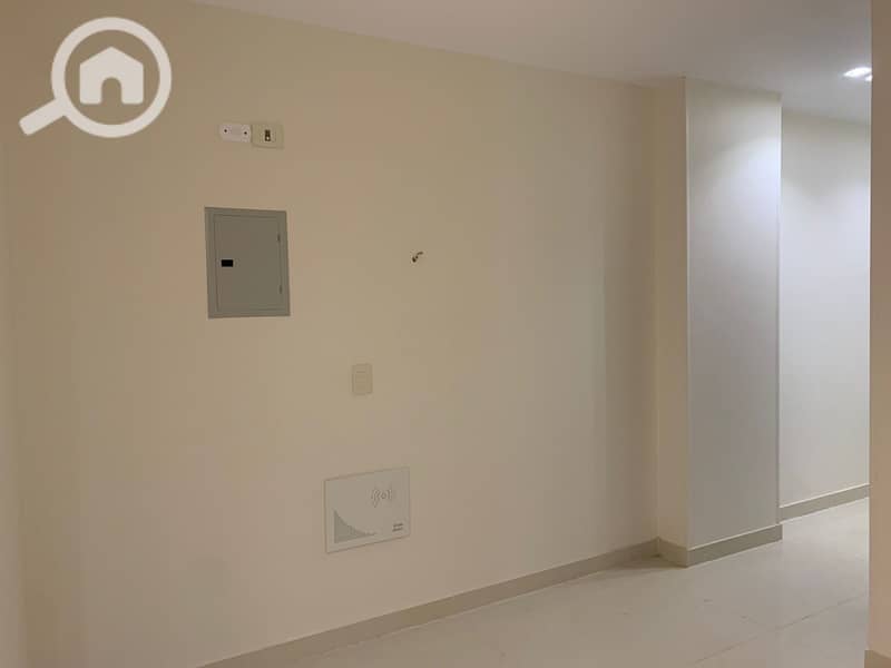 2 d93170dd-0497-4dff-aed8-d879c6979729. jpg