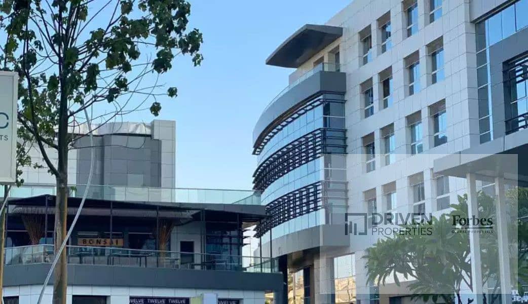 10 Majarrah-Mall-El-Sheikh-Zayed. jpg