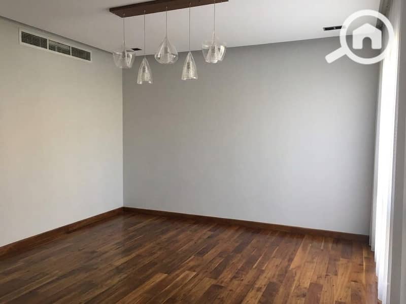 10 dab3bd48-d95a-4b01-a8f6-69ba48cd53a9. jpg