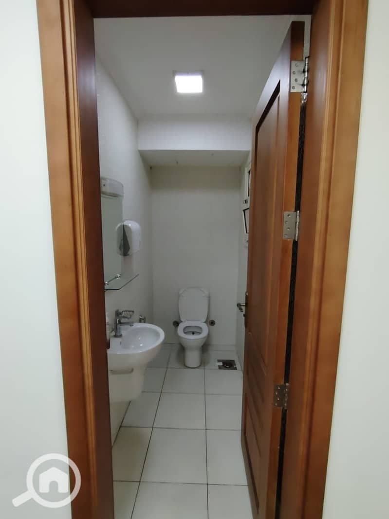 9 1000086042. jpg