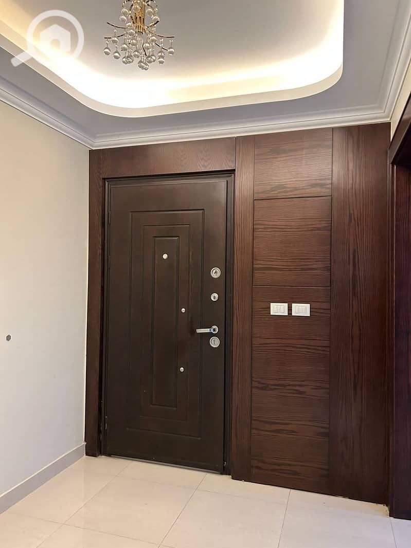 11 46db5ad6-d269-4058-ad4d-0cf8ef576b5c. jpg