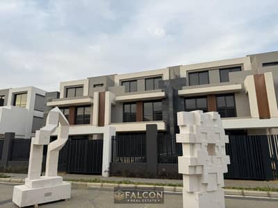 3 Bedroom Townhouse for Sale in New Cairo, Cairo - WhatsApp Image 2026-08-26 at 12.40. 11 PM (3). jpeg 3 Bedroom Townhouse for Sale in New Cairo, Cairo - WhatsApp Image 2026-08-26 at 12.40. 11 PM (3). jpeg