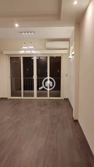 شقة 3 غرف نوم للايجار في الشيخ زايد، الجيزة - 1. jpg