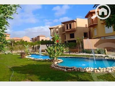 6 Bedroom Twin House for Sale in New Cairo, Cairo - Twin villa for sale in Moon Valley 2 compound on North 90th Street in New Cairo, semi-finished, immediate delivery, overlooking lakes and landscape.