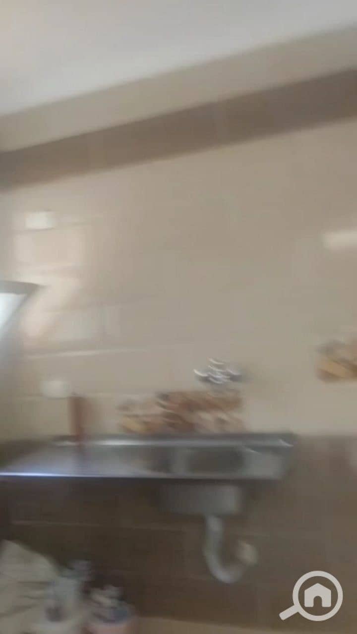 4 photo_5834568872844005211_y. jpg