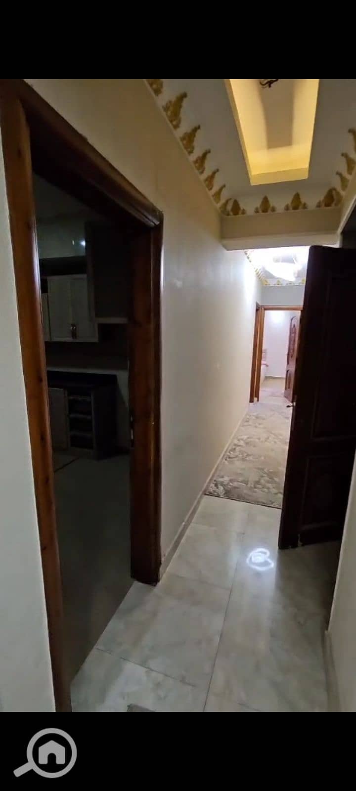 8 1000650190. png