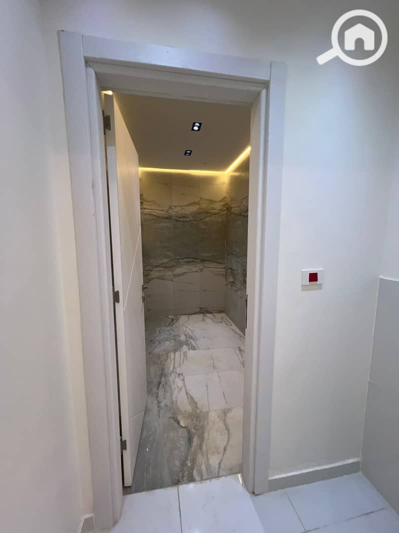 2 1000305817. jpg