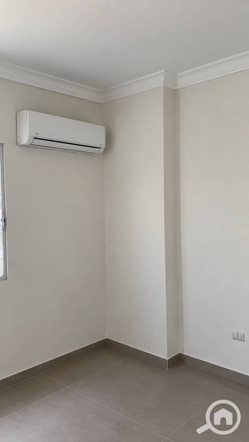 6 1000767910. png