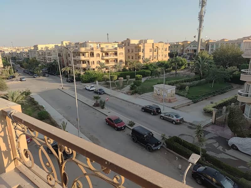 روف في فيلا للبيع بالتجمع الخامس بالقرب من الشويفات روف في فيلا للبيع بالتجمع الخامس بالقرب من الشويفات