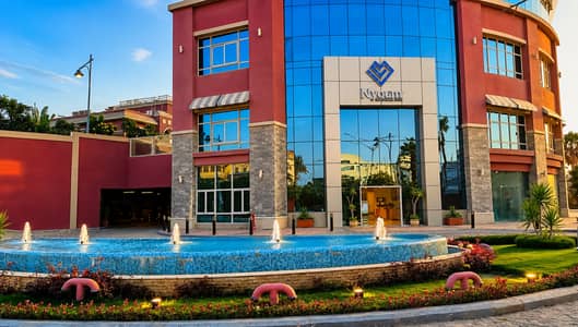 عيادة  للبيع في القاهرة الجديدة، القاهرة - عيادة مكيفة تسليم فورى التجمع الأول القاهرة الجديدة خطوات من الدائرى