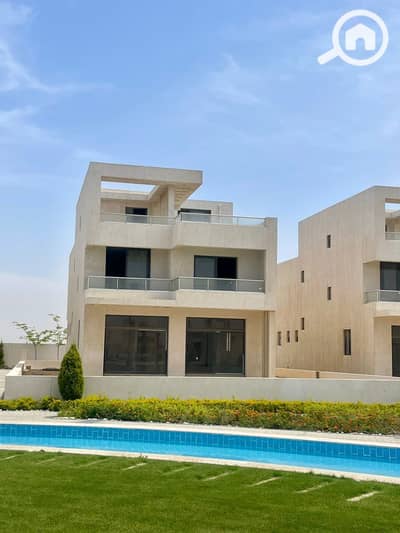 5 Bedroom Townhouse for Sale in Sheikh Zayed, Giza - WhatsApp Image 2025-12-07 at 2.52. 53 AM. jpeg