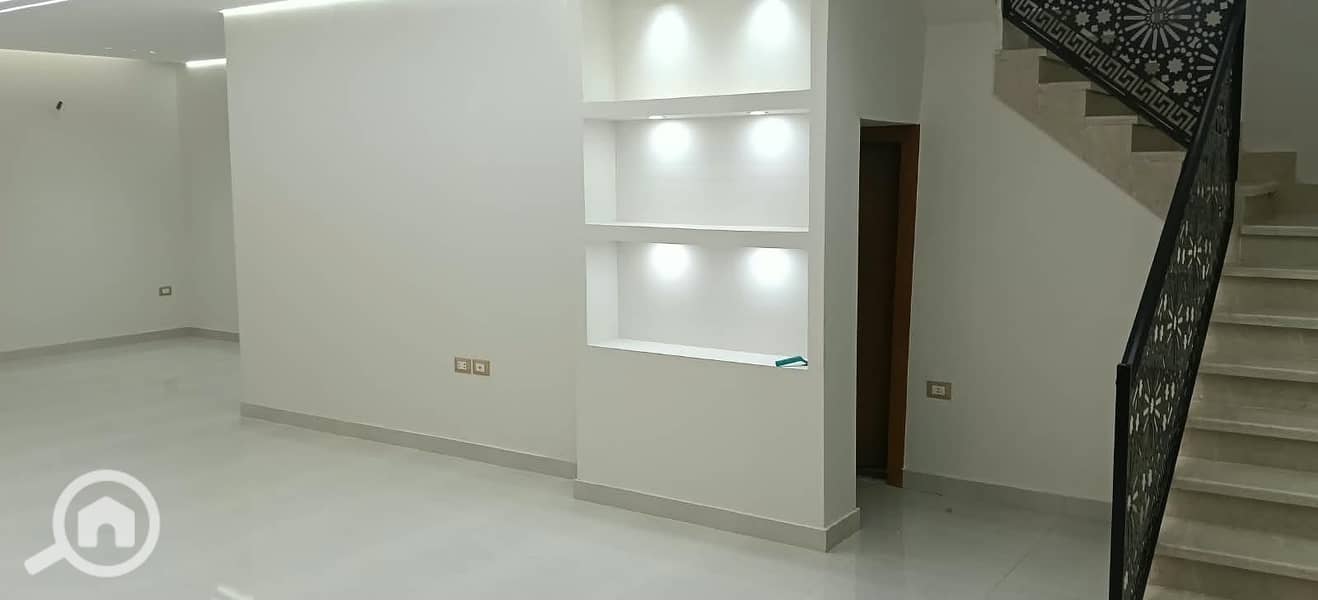 3 d96a9552-90a8-4925-bb05-611d63286bef. jpg
