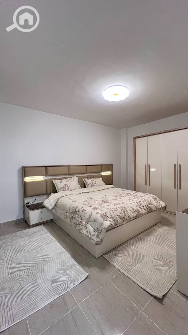 13 e4e370c0-cb28-4d1c-980d-5a76f2bed702. jpg