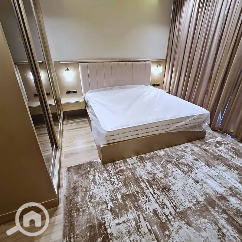 4 02_Master_Bedroom. jpg