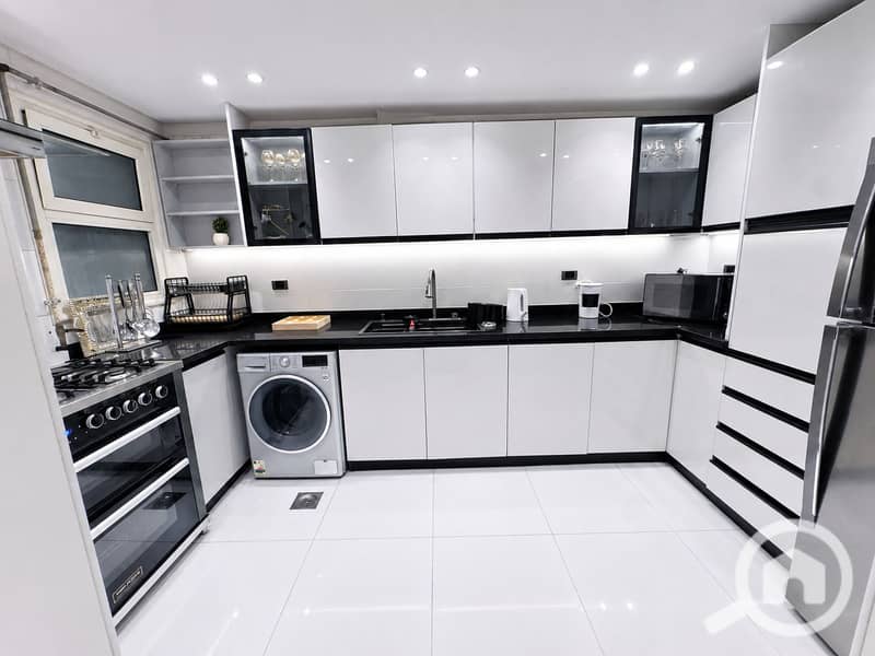 9 Kitchen full view . PNG