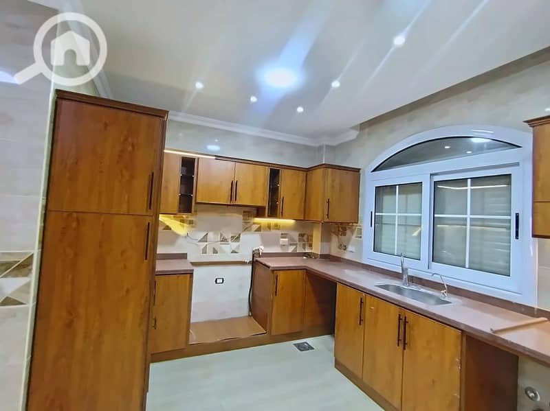 9 09_Kitchen_Detail. jpg