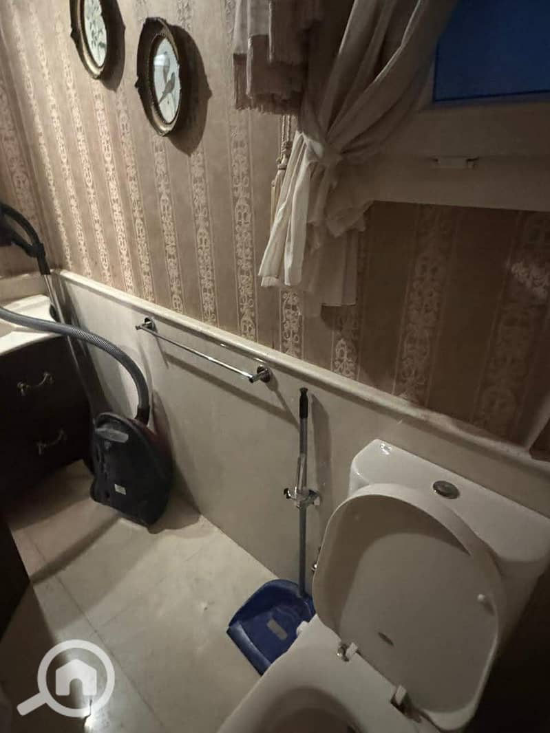 8 102296. jpg