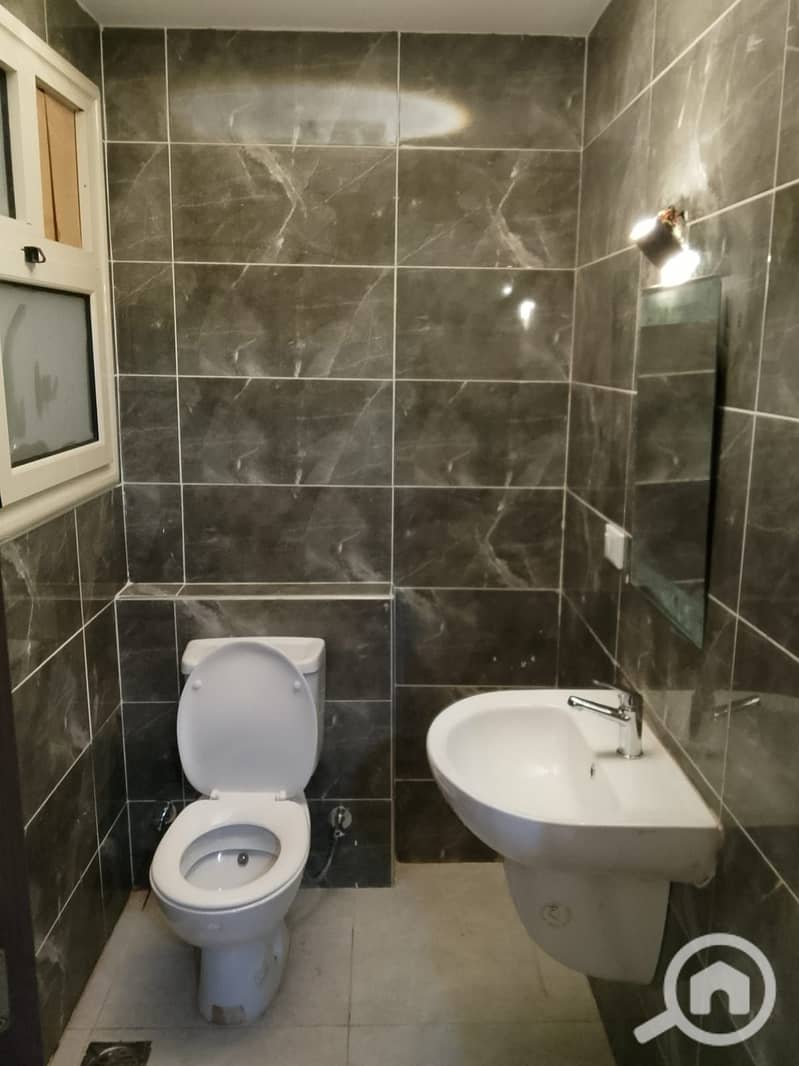 9 1000705843. jpg
