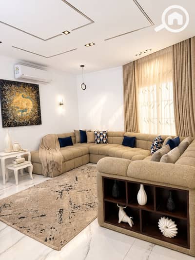 فلیٹ 3 غرف نوم للايجار في المهندسين، الجيزة - Living apartment 2. PNG