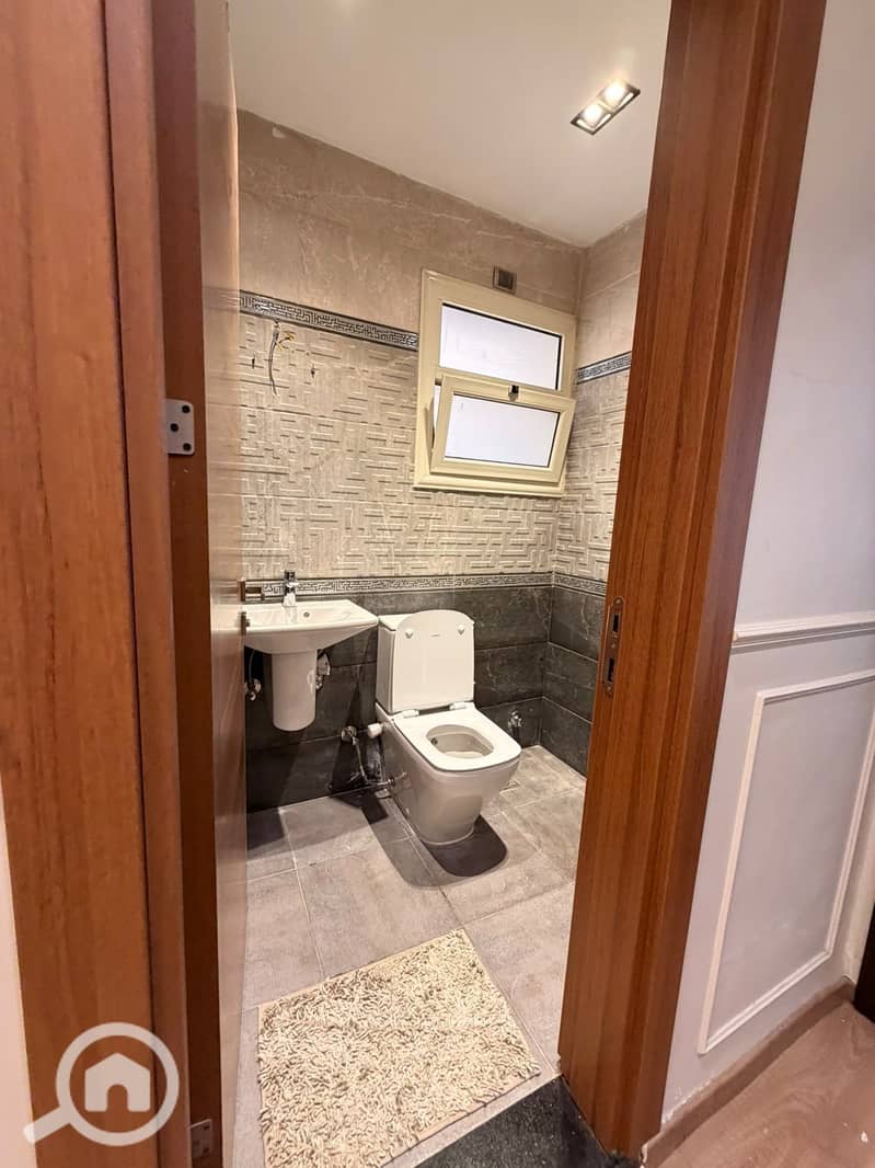 10 a3d393e4-acf7-46e7-87db-c6f0c5f58c30. jpg