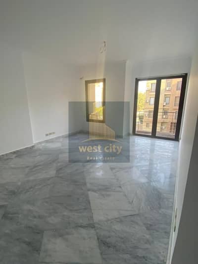 2 Bedroom Flat for Rent in Sheikh Zayed, Giza - IMG-20260907-WA0097. jpg 2 Bedroom Flat for Rent in Sheikh Zayed, Giza - IMG-20260907-WA0097. jpg