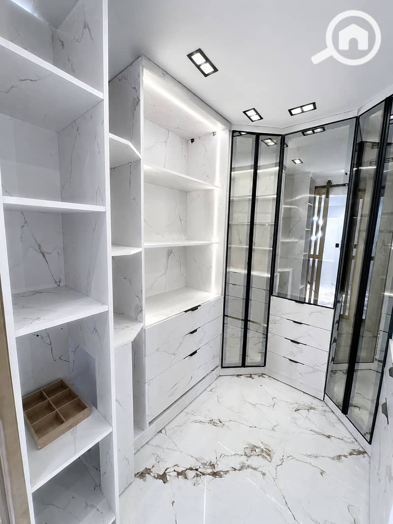 9 Master bedroom, walk-in closet mohandseen 1. PNG