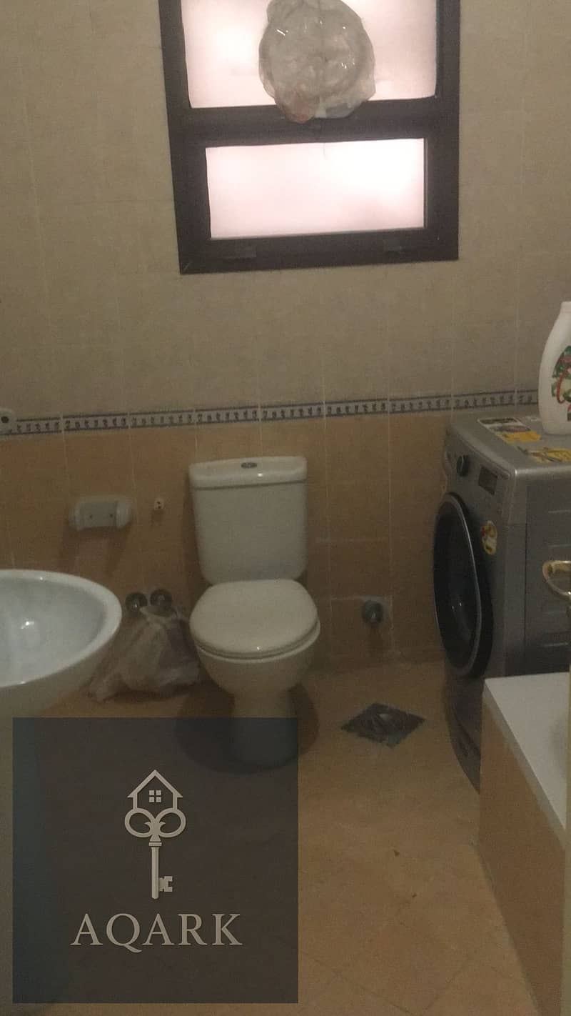 2 5. jpg